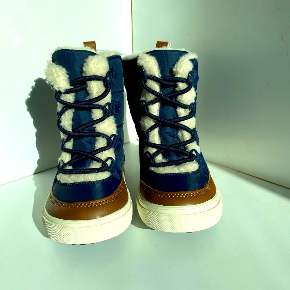 Old Navy Toddler Blue/Brown Winter boots size 6